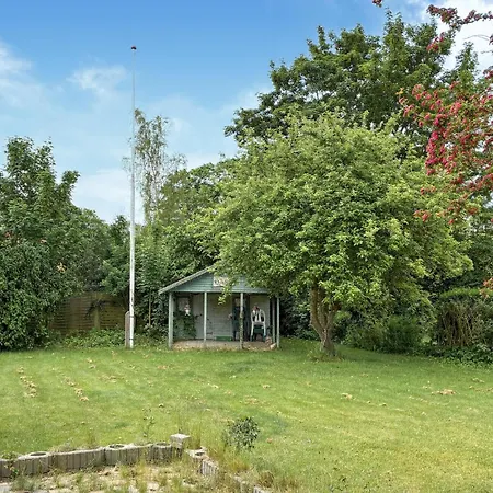 3 Bedroom Cozy In *